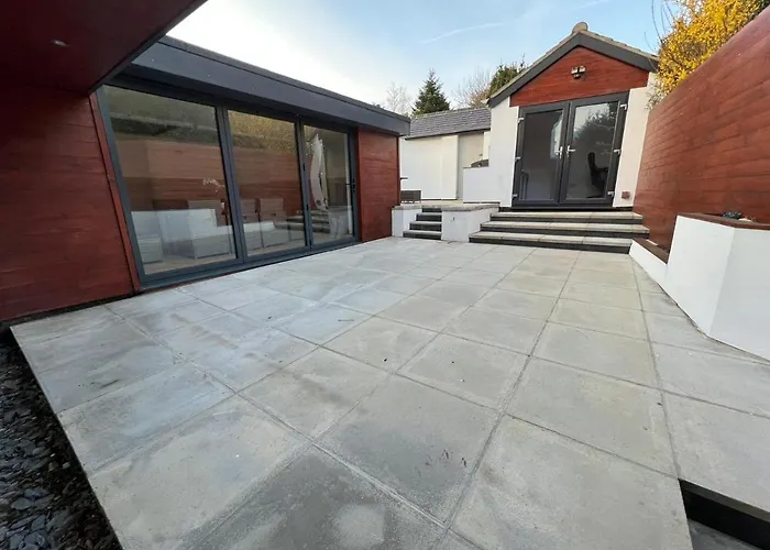 Modern Upside Down Property With Hot Tub