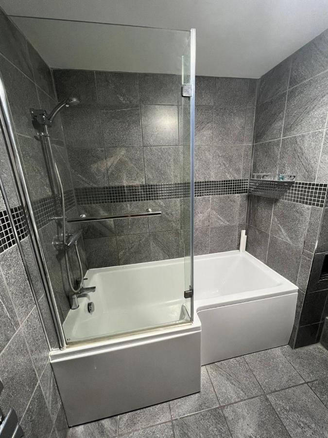 Modern Upside Down With Hot Tub Roughton (Norfolk)