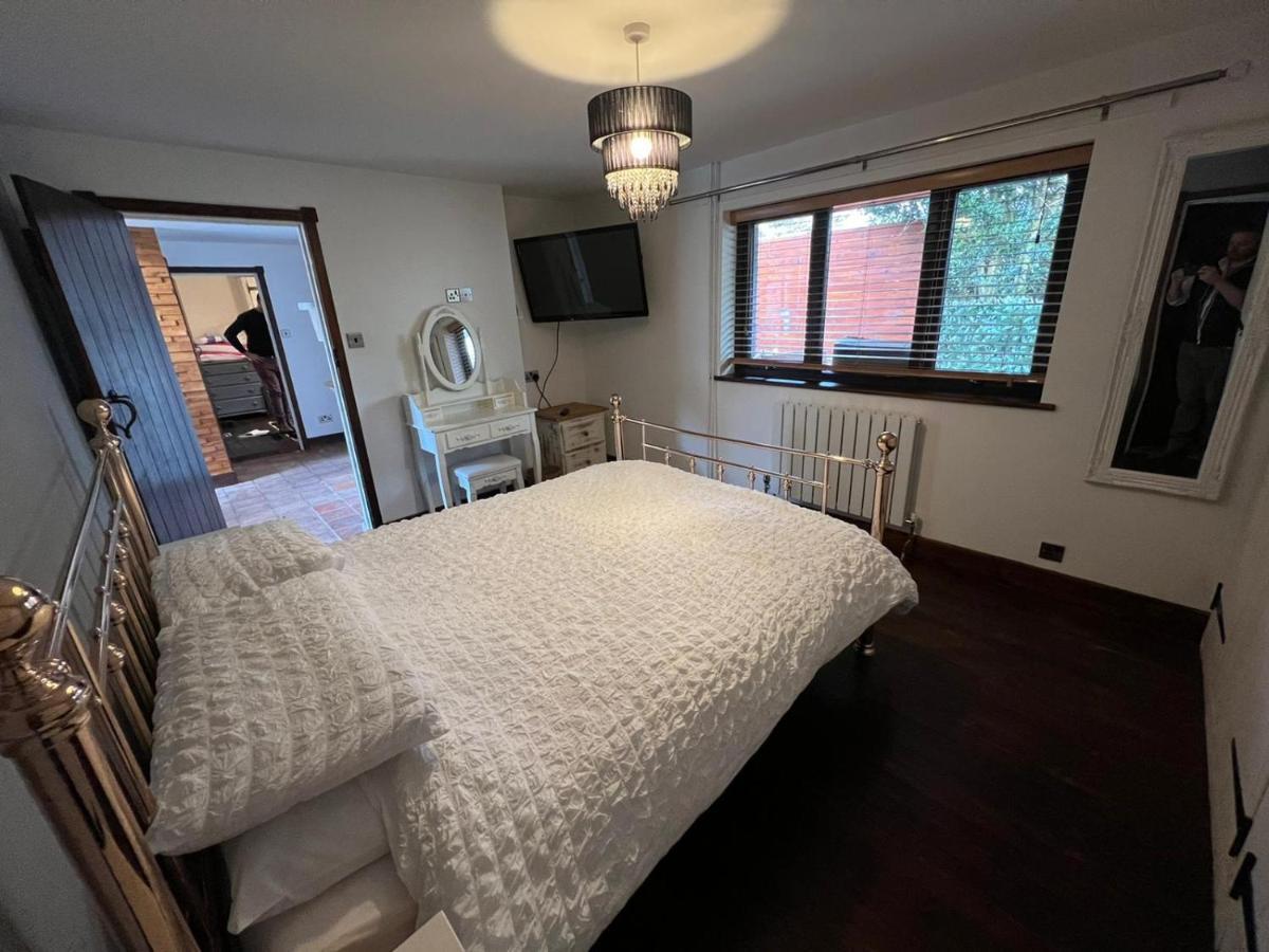 Modern Upside Down With Hot Tub Roughton (Norfolk)